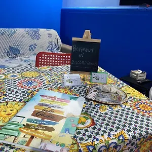 https://zazzamitahouse.taorminaitalyhotels.com